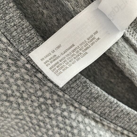 Gap Fit Gray Linear Detailing Crewneck Longsleeves Active Top - Picture 6 of 7